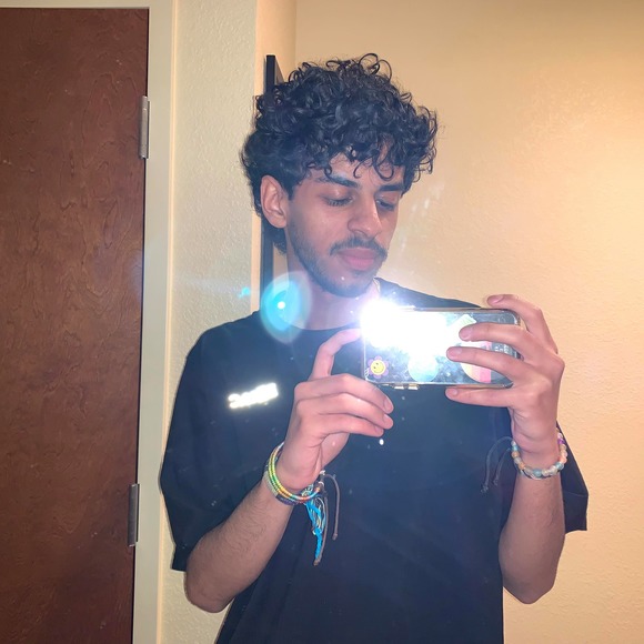 Meet your Posher, Karim - Picture 1 of 1